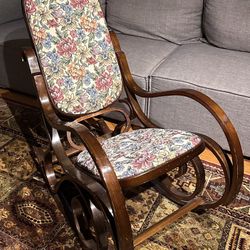 VINTAGE ROCKING CHAIR