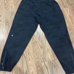 Camo Lululemon Surge  Pants XL  Alo 