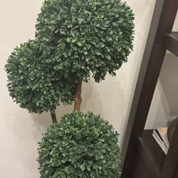 4' Boxwood Artificial Topiary Tree in Planter