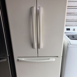 White Amana Refrigerator And Freezer