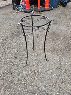 Metal Plant Stand