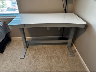 Tresanti Adjustable Height Sit/Stand Tech Desk