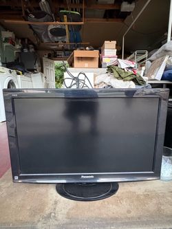 Panasonic Flat Screen HDTV w/ HDMI Inputs – Works Great