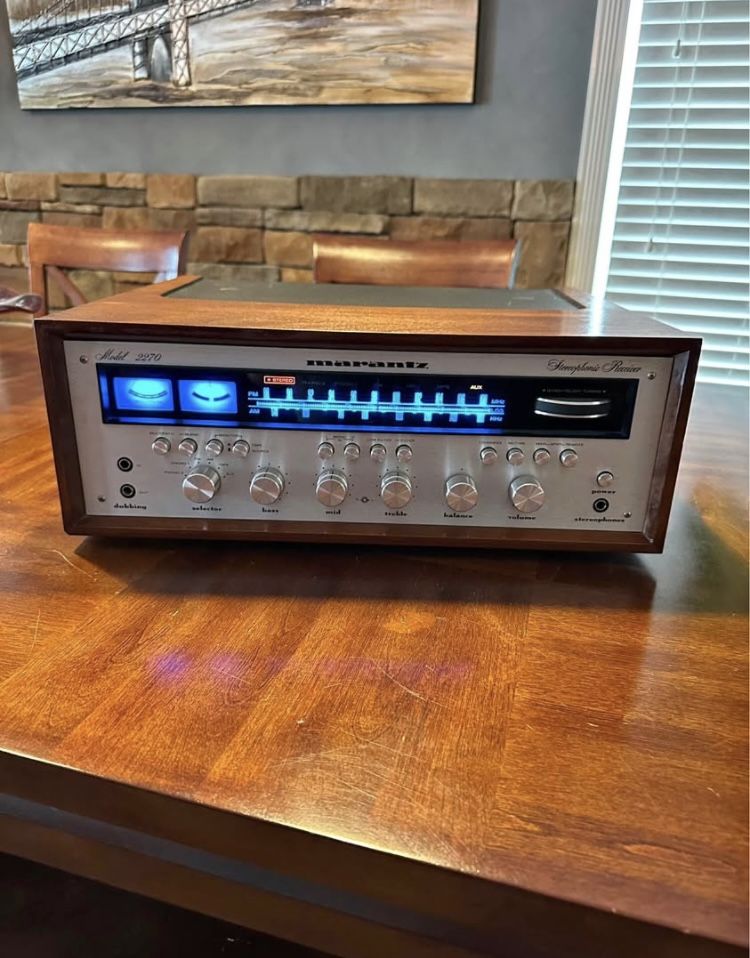 Marantz stereo receiver 