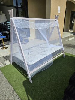 Twin Bed Teepe Pink Metal Frame With Mattress $299