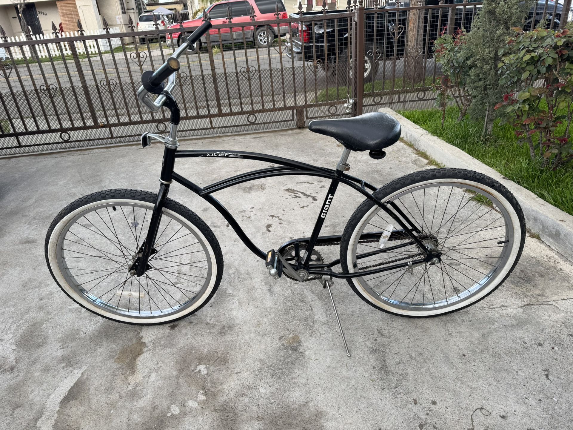 Giant Cruiser bicycle
