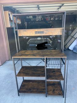 Coffee stand/bar with plug in