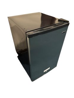 Whynter 2.1 Cu. Ft. Stainless Upright Mini Freezer – Great Condition