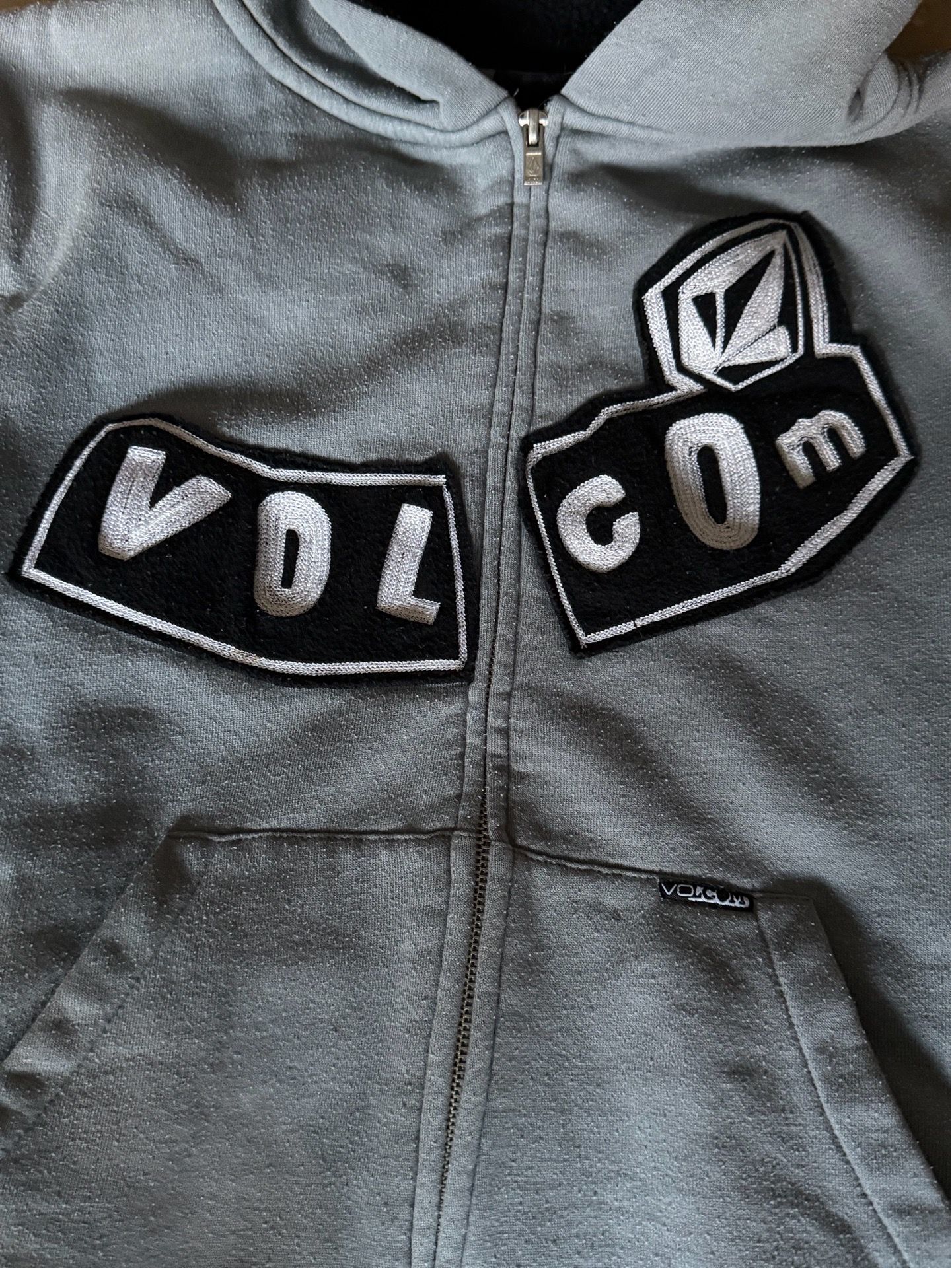 Vintage Volcom Y2K Skater Surf Full-Zip SZ Small Hoodie Embroidered Logo Shepa inside Runs Small check Pics