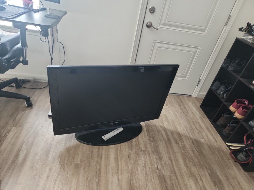 40' Samsung TV