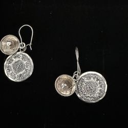 Vintage hecho en mexico 925 pnm calendar earrings 925 sterling silver calendar dangle wire pierced earrings 1.5” In great condition
