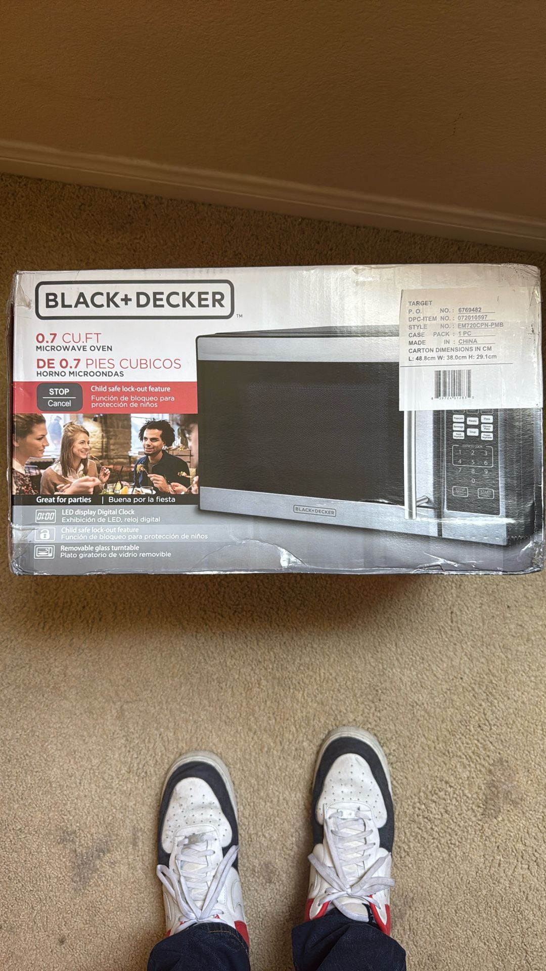 Black+Decker 0.7 Cu Ft 700W Stainless Steel Microwave SEALED BOX NEVER OPENED