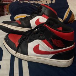 Jordan 1 mid 