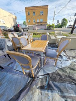 Table With 4chairs