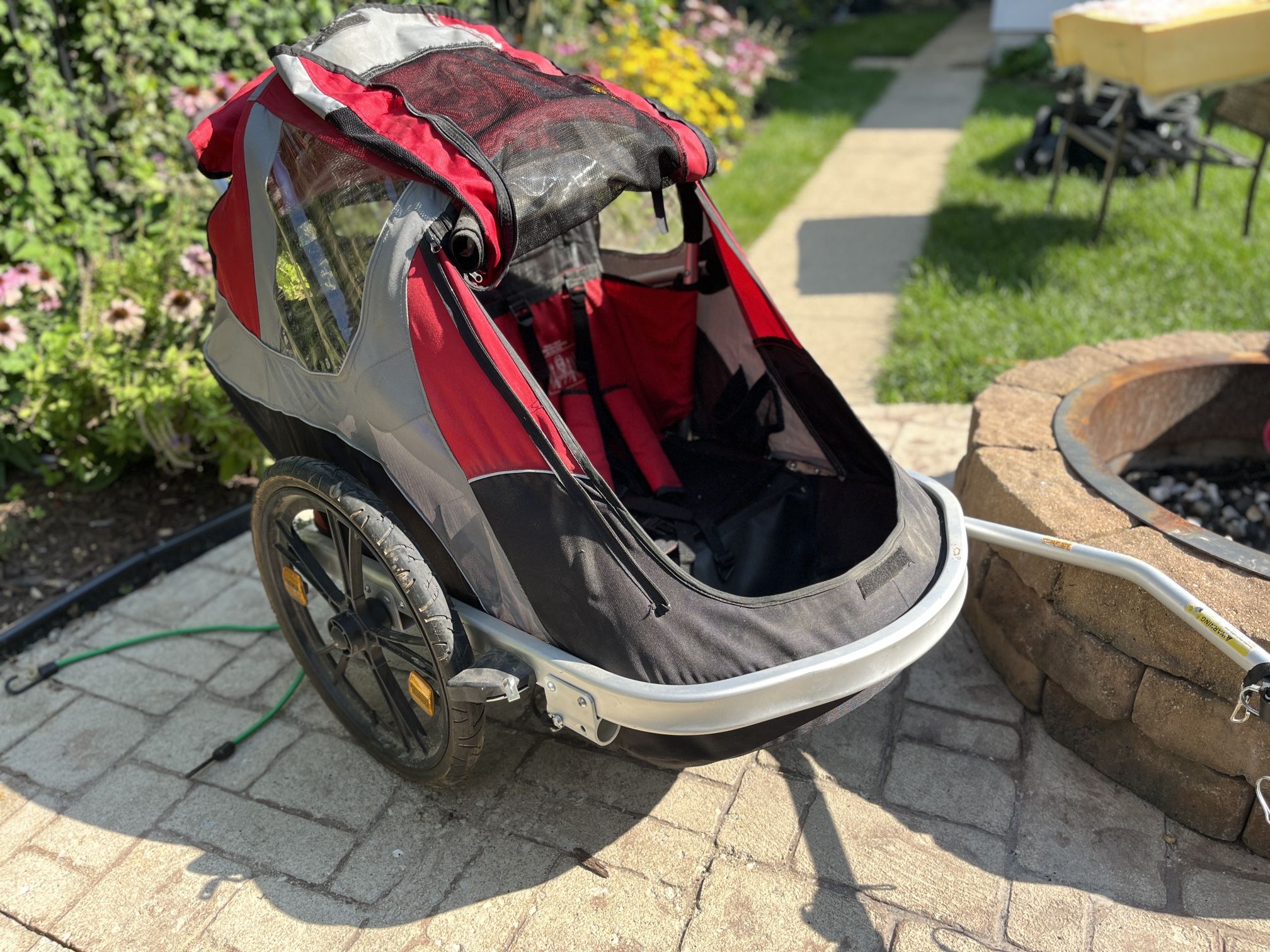 PENDING PICK UP: Dreamer Design Double Child Bike Trailer/Stroller