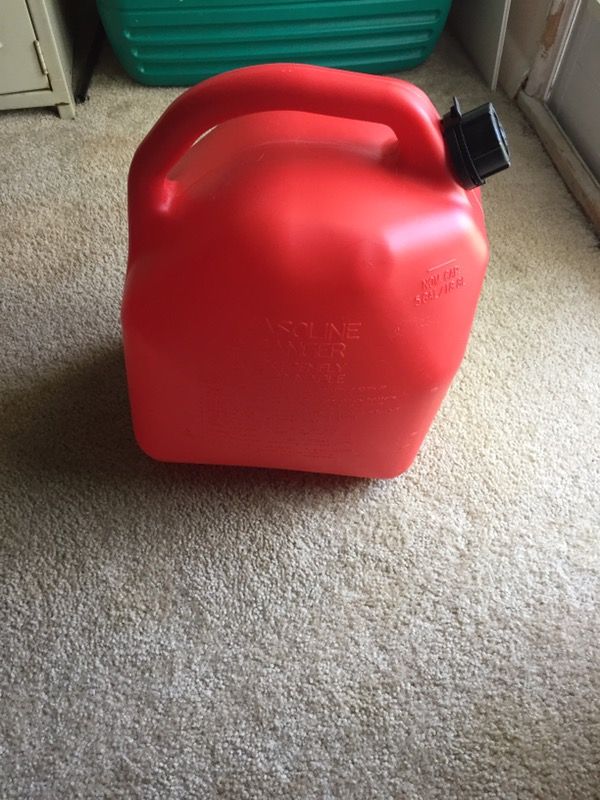 5.5 gallon gas can