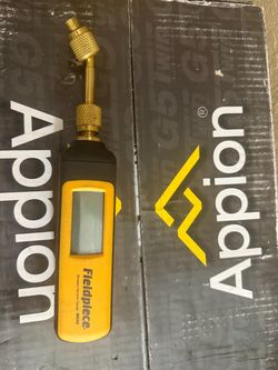 Field piece VPX7 vacuum pump and a G5 twin recovery machine which is still brand new and a field piece MG44 micron gauge