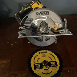 Dewalt Circular Saw 7 1/4 Blade FlexVolt Advance 20v. $130🌲 Tool Only 🔥 Pick Up In Van Nuys 