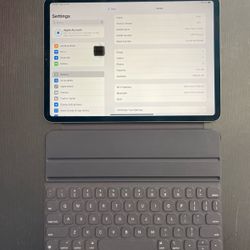 APPLE IPAD PRO 11” (FIRST GENERATION) COMES WITH KEYBOARD
