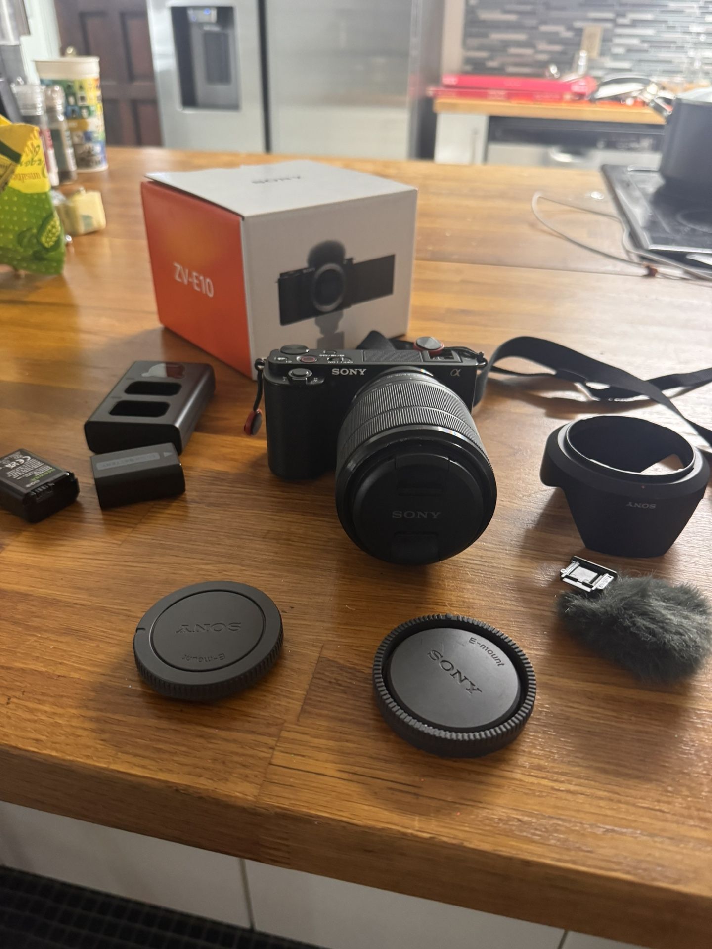 Sony ZVe-10 28-70 Lense Bundle, Phoenix Az