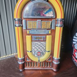 Juke box everything works cd, fm stereo