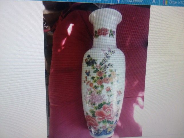 BEAUTIFUL OLD CHINESE HAND PAINTED VASE...TONS OF CRAZING