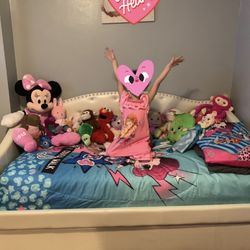 Pearl twin Trundle Bed - Excellent condition