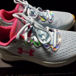 UA GS Charged Impulsive Prism Shoe's size 4 youth- NEW