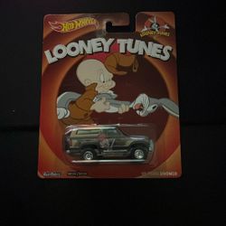 Hot Wheels Looney Tunes 85 Ford Bronco Real Riders