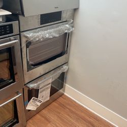BOSH DOUBLE OVEN 30” Open Box Scratch And Dents 