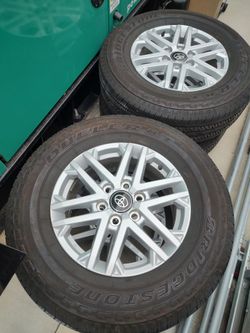 Toyota tires+rims 265/70 R18 6bolt