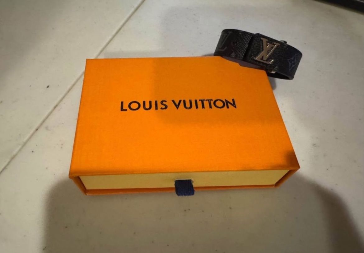 Lv Bracelet