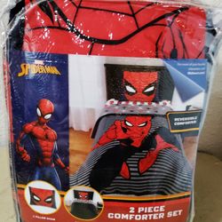 SPIDERMAN, 2 PIECE COMFORTER SET, TWIN/FULL. ( PICK UP IN MODESTO.)