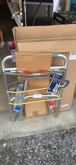 Deluxe folding walker