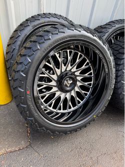 NEW 22x12 fittipaldi wheels wrapped in 33x12.50r22 AMP tires