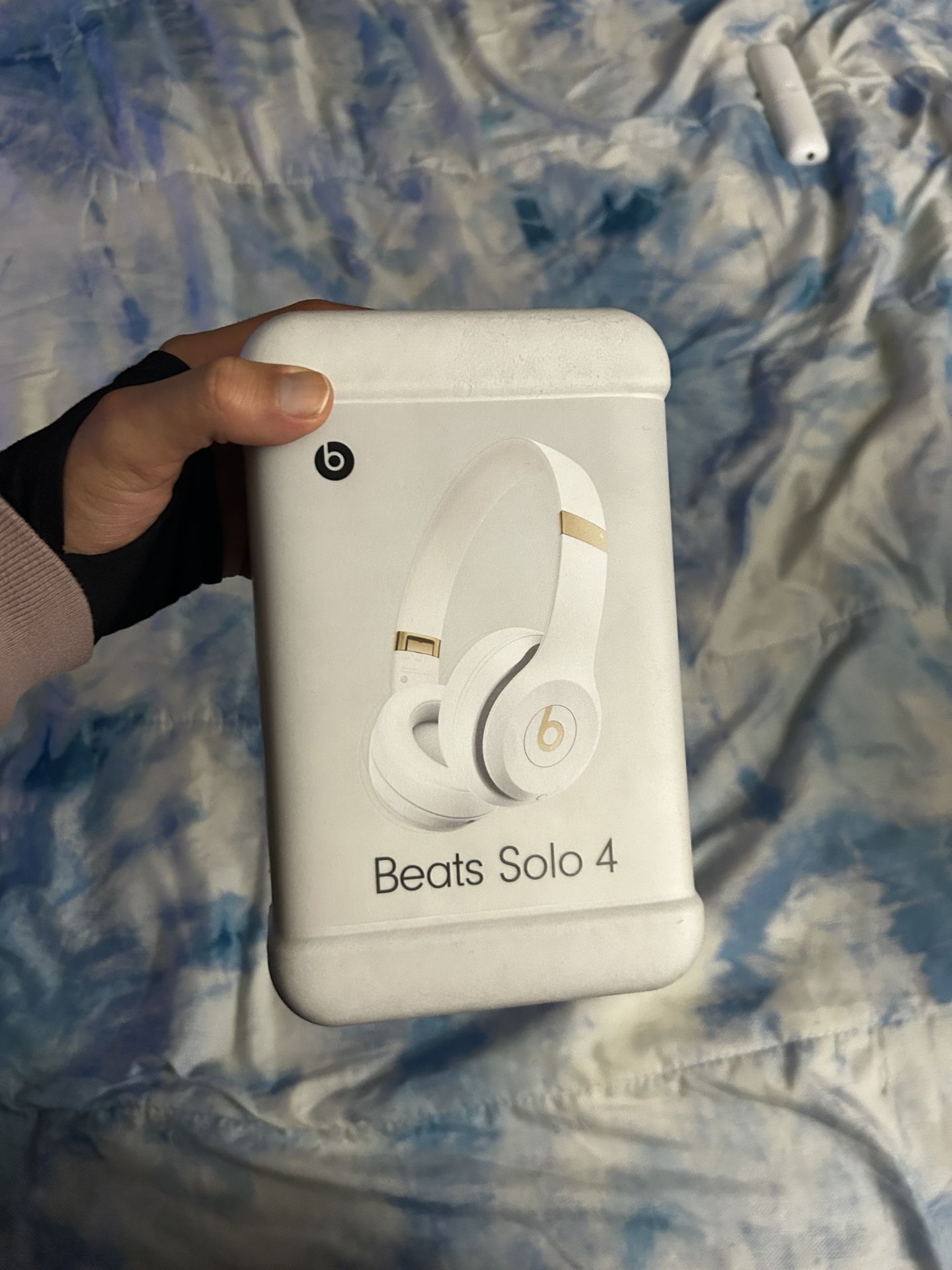 Beats solo 4 Unopened 