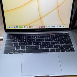 MacBook Pro 13” 2019 i5 2.4ghz 8gb 512G