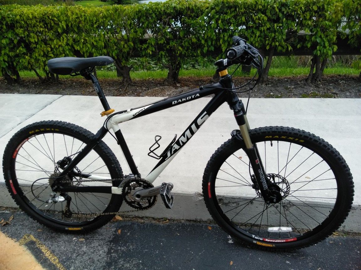 2007 JAMIS Dakota Sport 26er Trail-rated Mountain Bike frame 18"