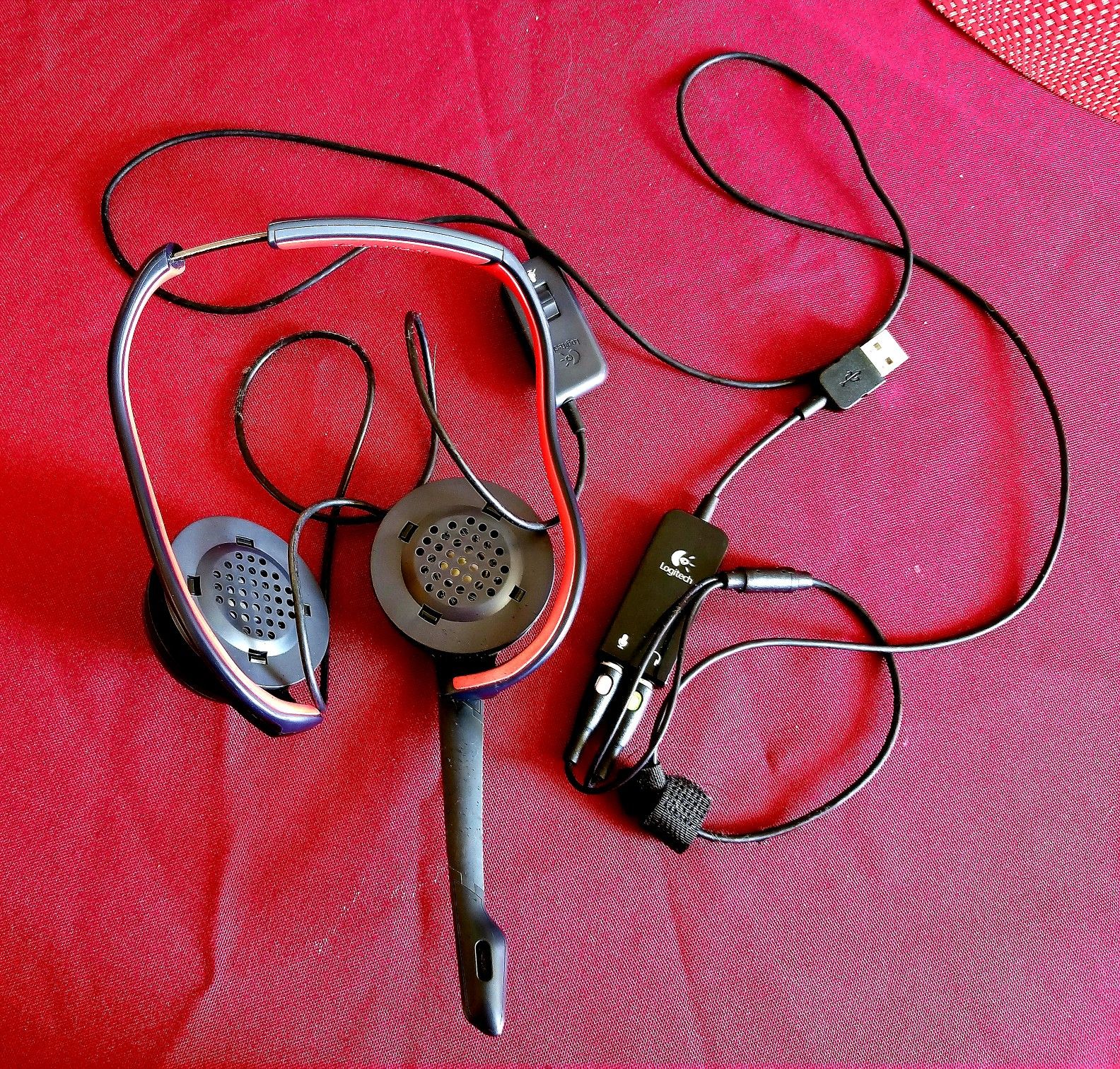 Logitech Gaming Headset G330 Headset (behind the neck) with USB