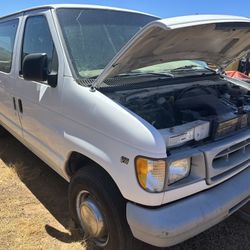 2000 Ford E-250
