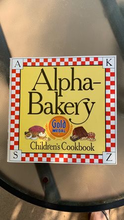 Vintage Alpha-Bakery Children's Cookbook by Gold Medal
