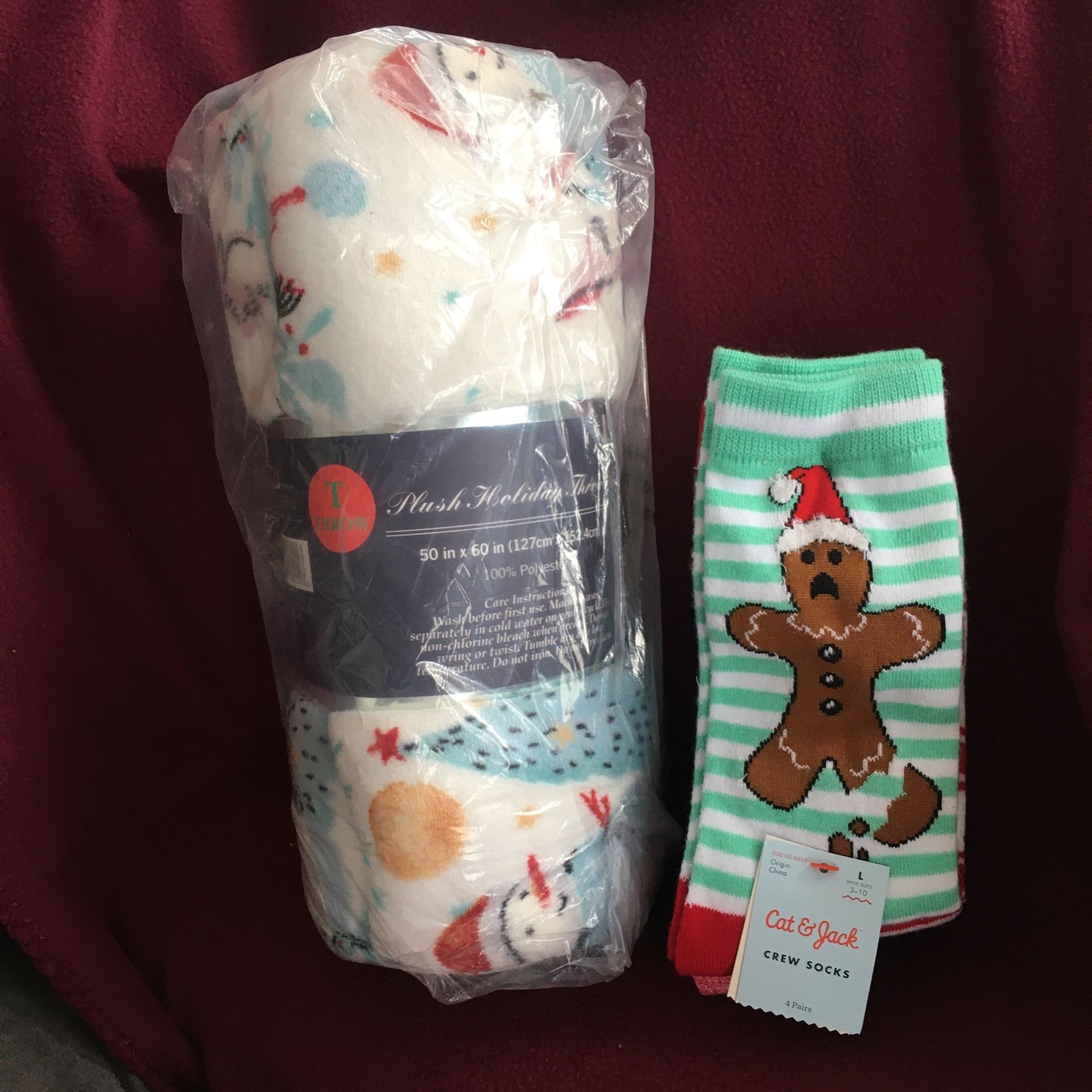 Brand New Christmas Throw Blanket And Socks !!