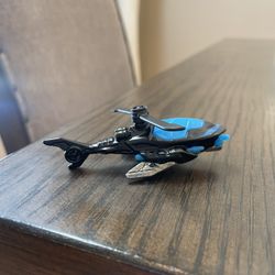 Hot Wheels Batman Batcopter Black/Blue  2011 FYL09 DC Comics 