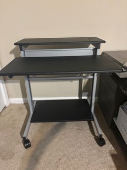 Desk (sit and stand)