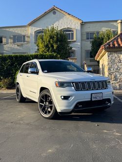 2018 Jeep Grand Cherokee OVERLAND 4X4 5.7L V8