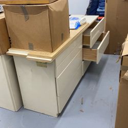 Six Drawer Dresser With Matching Bed Frame Queen