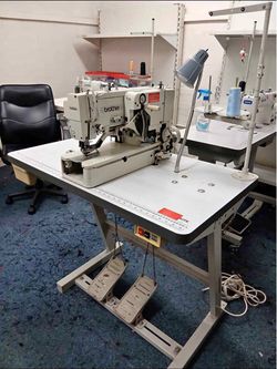 Industrial lockstitch buttonhole sewing machine. BROTHER LH4-B814