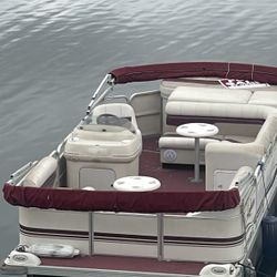 1998 Pontoon Boat W/ 70hp 4 Stroke