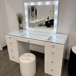 Brand New Vanity Set 