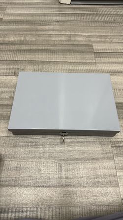 Metal Locking Box with Keys